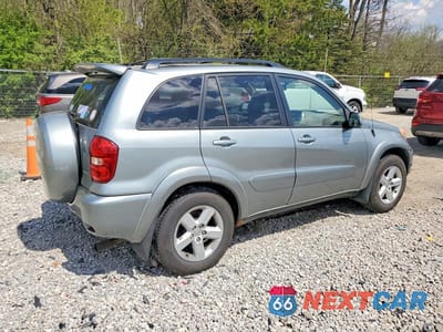 Trzecie zdjęcie samochodu z tyłu: 2005 TOYOTA RAV4 BASE VIN:JTEHD20V150052061 - miniatura