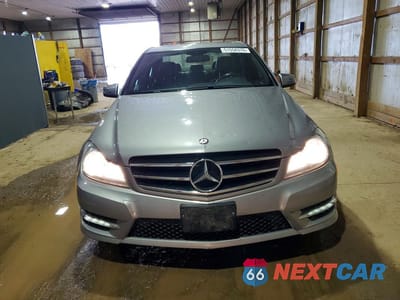 Piąte zdjęcie samochodu w środku: 2014 MERCEDES-BENZ C 300 4MATIC VIN:WDDGF8AB7EA940962 - miniatura