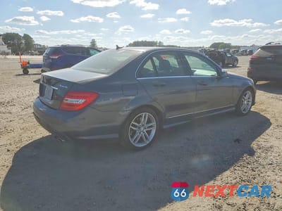 Trzecie zdjęcie samochodu z tyłu: 2013 MERCEDES-BENZ C 300 4MATIC VIN:WDDGF8AB4DG119541 - miniatura