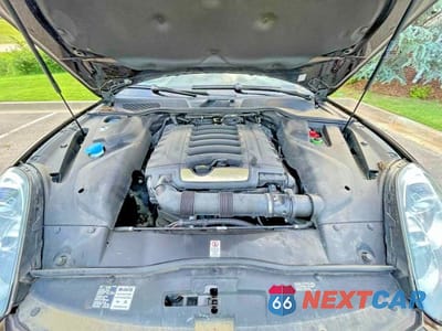 Zdjęcie 7 z 10 samochodu: 2016 PORSCHE CAYENNE VIN:WP1AA2A28GKA36464 - miniatura