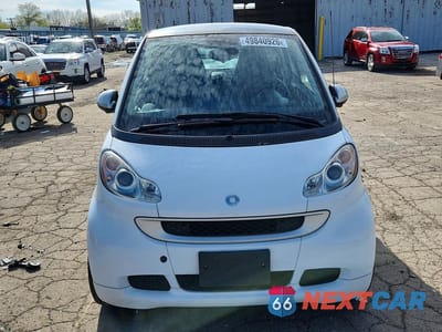 Piąte zdjęcie samochodu w środku: 2012 SMART FORTWO PURE VIN:WMEEJ3BA4CK542867 - miniatura