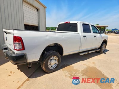 Trzecie zdjęcie samochodu z tyłu: 2019 RAM 2500 TRADESMAN VIN:3C6UR5HJ0KG604235 - miniatura