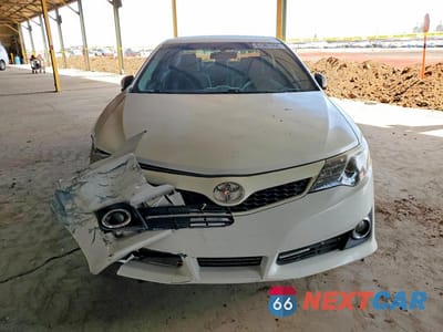 Piąte zdjęcie samochodu w środku: 2014 TOYOTA CAMRY SE VIN:4T1BF1FK6EU824442 - miniatura
