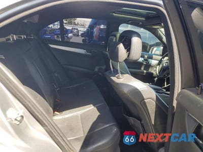 Zdjęcie 10 z 12 samochodu: 2011 MERCEDES-BENZ C 300 VIN:WDDGF5EB4BR168569 - miniatura