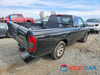 Trzecie zdjęcie samochodu z tyłu: 2002 NISSAN FRONTIER KING CAB XE VIN:1N6DD26S42C317952 - miniatura