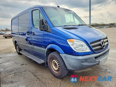Czwarte zdjęcie samochodu z boku: 2013 MERCEDES-BENZ SPRINTER 2500 VIN:WD4PE7CD4D5755030 - miniatura