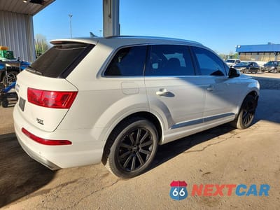 Trzecie zdjęcie samochodu z tyłu: 2017 AUDI Q7 PREMIUM PLUS VIN:WA1LAAF70HD040680 - miniatura