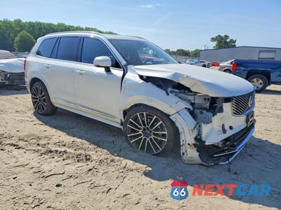 Czwarte zdjęcie samochodu z boku: 2026 VOLVO XC90 PLUS VIN:YV4062PE4T1443128 - miniatura