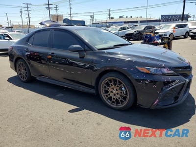 Czwarte zdjęcie samochodu z boku: 2024 TOYOTA CAMRY HYBRID SE NIGHTSHADE VIN:4T1T31AK4RU062609 - miniatura