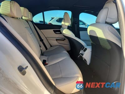 Zdjęcie 10 z 12 samochodu: 2024 MERCEDES-BENZ C 300 VIN:W1KAF4GB1RR175034 - miniatura