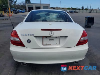 Zdjęcie 6 z 12 samochodu: 2006 MERCEDES-BENZ SLK 280 VIN:WDBWK54FX6F093419 - miniatura