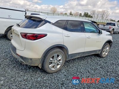 Trzecie zdjęcie samochodu z tyłu: 2021 CHEVROLET BLAZER 2LT VIN:3GNKBHR48MS567179 - miniatura