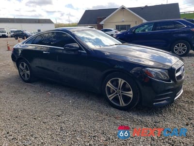 Czwarte zdjęcie samochodu z boku: 2018 MERCEDES-BENZ E 400 4MATIC VIN:WDD1J6GB8JF050385 - miniatura