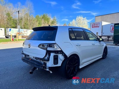 Czwarte zdjęcie samochodu z boku: 2016 VOLKSWAGEN GOLF R VIN:WVWUF7AU2GW081911 - miniatura