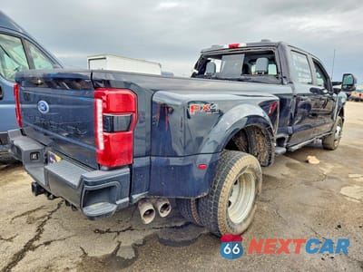 Trzecie zdjęcie samochodu z tyłu: 2023 FORD F350 SUPER DUTY VIN:1FT8W3DM1PED07934 - miniatura