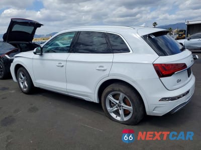 Drugie zdjęcie samochodu z przodu: 2021 AUDI Q5 PREMIUM VIN:WA1AAAFY4M2124040 - miniatura