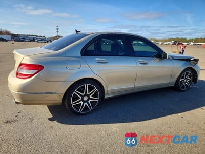 Trzecie zdjęcie samochodu z tyłu: 2010 MERCEDES-BENZ C 300 4MATIC VIN:WDDGF8BB8AF402055 - miniatura