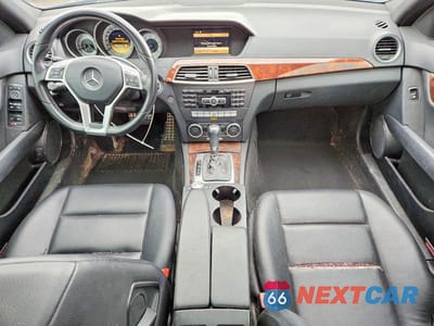 Zdjęcie 8 z 12 samochodu: 2012 MERCEDES-BENZ C 250 4MATIC VIN:WDDGF8FB7CA689348 - miniatura