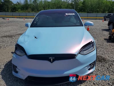 Piąte zdjęcie samochodu w środku: 2017 TESLA MODEL X VIN:5YJXCDE25HF051269 - miniatura