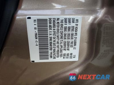 Zdjęcie 13 z 13 samochodu: 2004 HONDA ODYSSEY EX VIN:5FNRL18694B137801 - miniatura