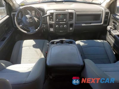 Zdjęcie 8 z 12 samochodu: 2015 RAM 5500 VIN:3C7WRMFL5FG582810 - miniatura