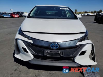 Piąte zdjęcie samochodu w środku: 2021 TOYOTA PRIUS PRIME XLE VIN:JTDKAMFP1M3192809 - miniatura