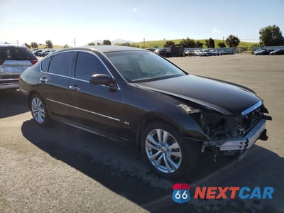 Czwarte zdjęcie samochodu z boku: 2010 INFINITI M35 BASE VIN:JN1CY0AP4AM911138 - miniatura