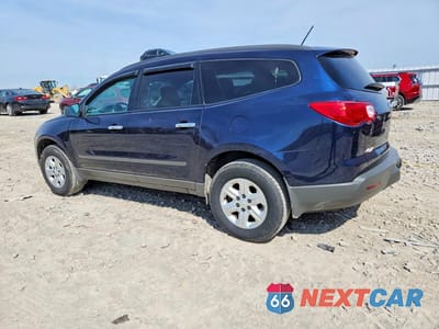 Drugie zdjęcie samochodu z przodu: 2012 CHEVROLET TRAVERSE LS VIN:1GNKREED9CJ357173 - miniatura