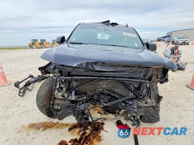 Piąte zdjęcie samochodu w środku: 2022 CHEVROLET TAHOE K1500 Z71 VIN:1GNSKPKDXNR119938 - miniatura