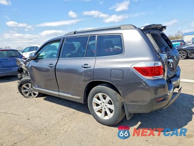 Drugie zdjęcie samochodu z przodu: 2013 TOYOTA HIGHLANDER BASE VIN:5TDBK3EH1DS202674 - miniatura