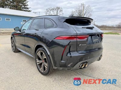 Trzecie zdjęcie samochodu z tyłu: 2022 JAGUAR F-PACE SVR VIN:SADCZ2EE4NA694815 - miniatura