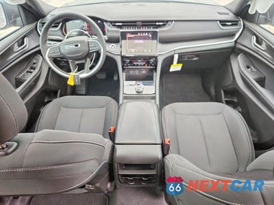 Zdjęcie 8 z 13 samochodu: 2025 JEEP GRAND CHEROKEE LAREDO VIN:1C4RJGAG8SC314845 - miniatura