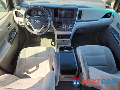 Zdjęcie 8 z 13 samochodu: 2015 TOYOTA SIENNA LE VIN:5TDKK3DC1FS671045 - miniatura