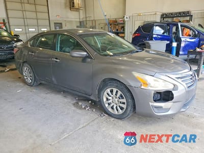 Czwarte zdjęcie samochodu z boku: 2015 NISSAN ALTIMA 2.5 S VIN:1N4AL3AP4FC419944 - miniatura