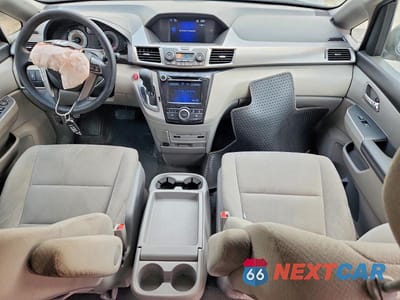 Zdjęcie 8 z 13 samochodu: 2016 HONDA ODYSSEY SE VIN:5FNRL5H36GB113540 - miniatura
