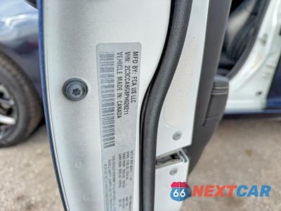 Zdjęcie 10 z 14 samochodu: 2023 CHRYSLER 300 S VIN:2C3CCABG8PH628211 - miniatura