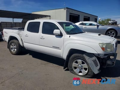 Czwarte zdjęcie samochodu z boku: 2008 TOYOTA TACOMA V6 VIN:3TMMU52N38M006007 - miniatura