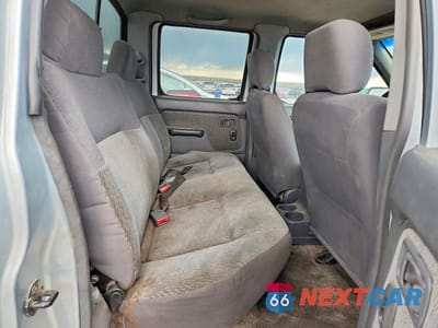 Zdjęcie 10 z 11 samochodu: 2000 NISSAN FRONTIER XE VIN:1N6ED27T3YC354060 - miniatura