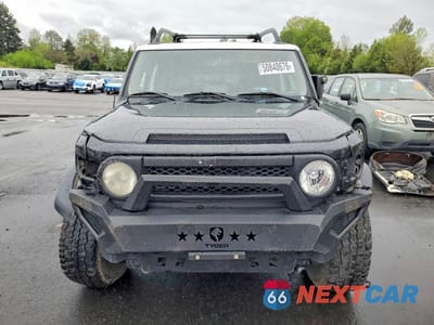 Piąte zdjęcie samochodu w środku: 2007 TOYOTA FJ CRUISER BASE VIN:JTEBU11F570011636 - miniatura