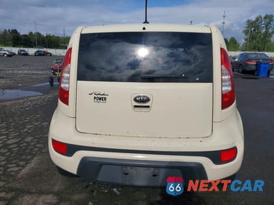 Zdjęcie 6 z 12 samochodu: 2012 KIA SOUL BASE VIN:KNDJT2A58C7463890 - miniatura