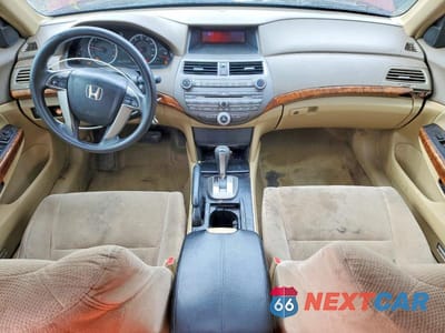 Zdjęcie 8 z 13 samochodu: 2009 HONDA ACCORD EX VIN:JHMCP267X9C010649 - miniatura