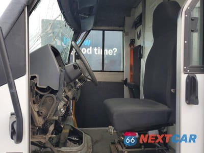 Zdjęcie 7 z 13 samochodu: 2018 ISUZU NPR VIN:JALB4T178J7W00153 - miniatura