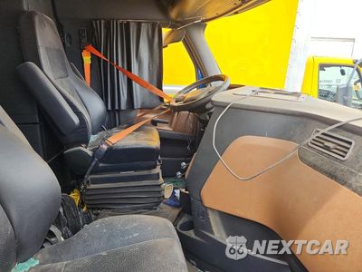 Piąte zdjęcie samochodu w środku: 2022 FREIGHTLINER CASCADIA 126