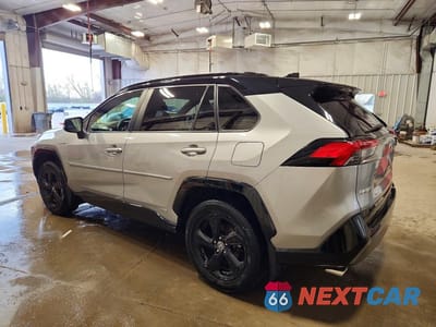 Drugie zdjęcie samochodu z przodu: 2020 TOYOTA RAV4 XSE VIN:JTMEWRFV1LJ038637 - miniatura