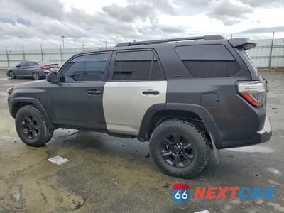 Drugie zdjęcie samochodu z przodu: 2019 TOYOTA 4RUNNER SR5 VIN:JTEZU5JR6K5194721 - miniatura
