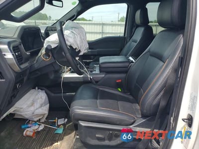 Zdjęcie 7 z 13 samochodu: 2025 FORD F150 LARIAT VIN:1FTFW5L87SFB40814 - miniatura