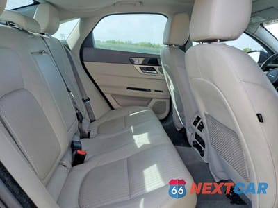 Zdjęcie 10 z 12 samochodu: 2016 JAGUAR XF PRESTIGE VIN:SAJBE4BV6GCY19440 - miniatura