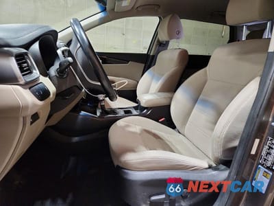 Zdjęcie 7 z 14 samochodu: 2019 KIA SORENTO VIN:5XYPGDA55KG529579 - miniatura