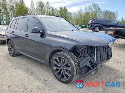 Czwarte zdjęcie samochodu z boku: 2020 BMW X7 M50I VIN:5UXCX6C08LLE35604 - miniatura