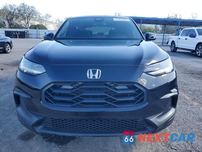 Piąte zdjęcie samochodu w środku: 2025 HONDA HR-V SPORT VIN:3CZRZ1H5XSM741303 - miniatura